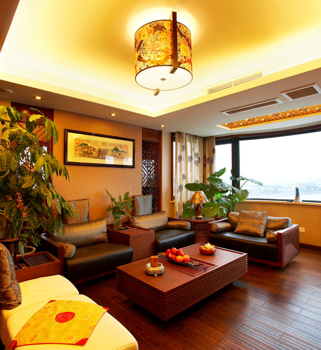 宁波碧水华庭公寓复式红木中式客厅吊顶灯具设计