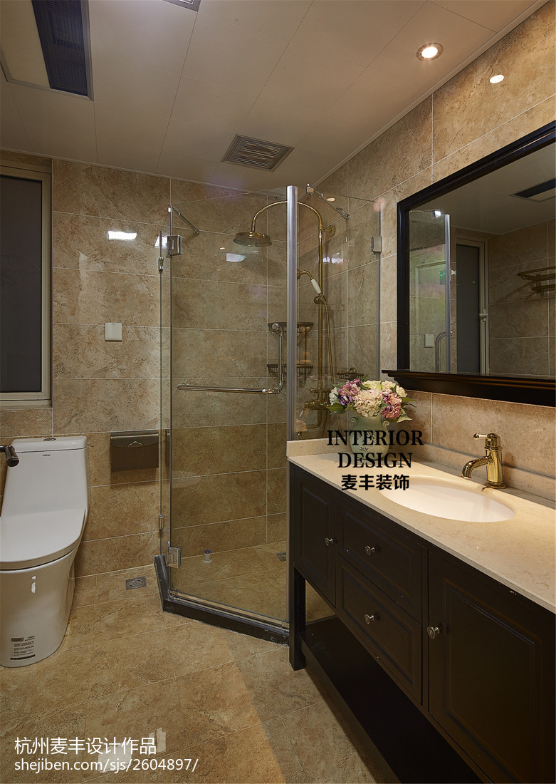 简约美式卫生间玻璃淋浴房设计