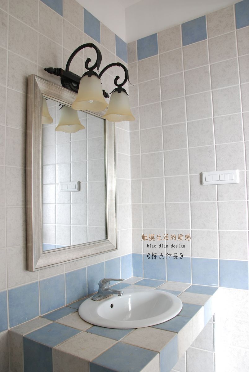 美式风格家用主卫生间洗脸盆装修效果图片