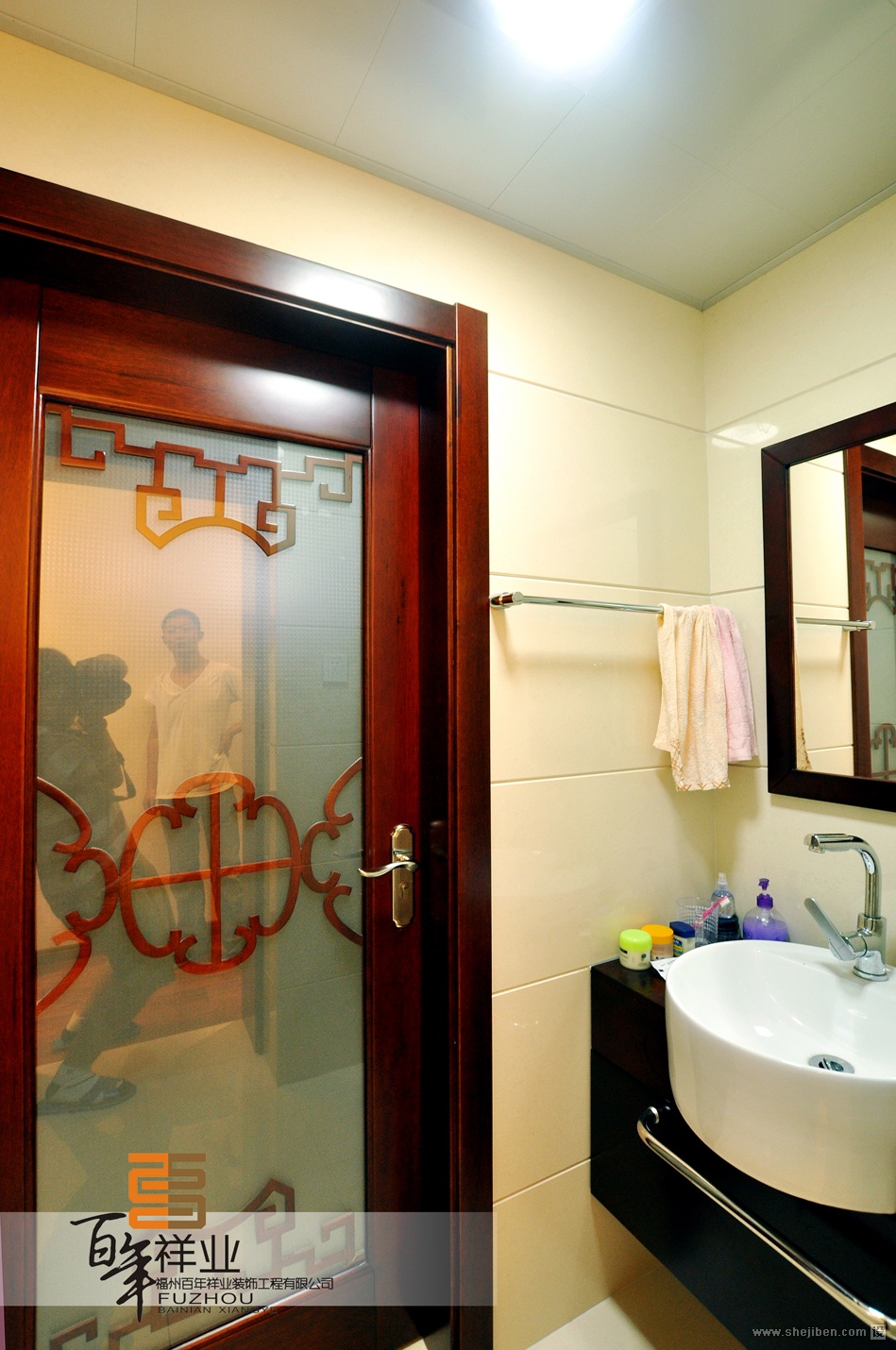 中式家装卫生间洗手盆装修效果图