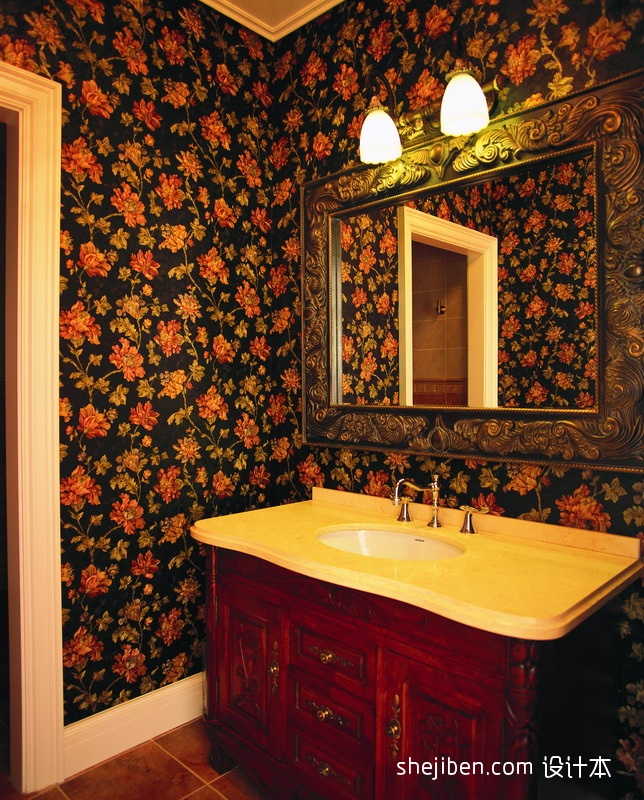 新古典风格复式创意主卫生间镜子仿古砖装修效果图
