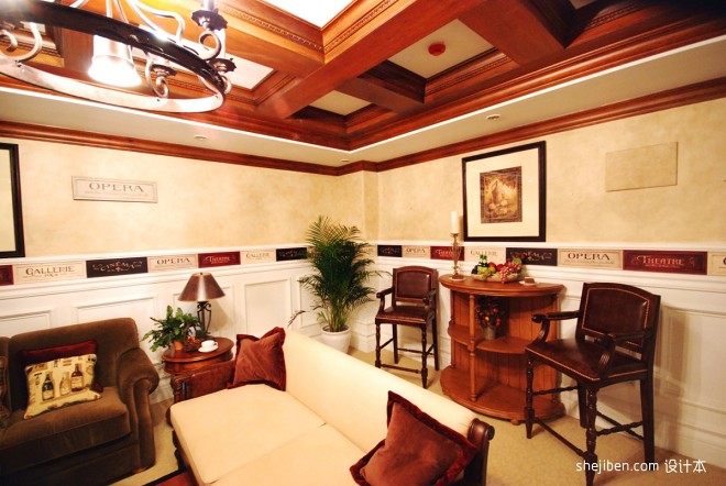 美式风格复式楼客厅满实木梁吊顶带吧台设计图