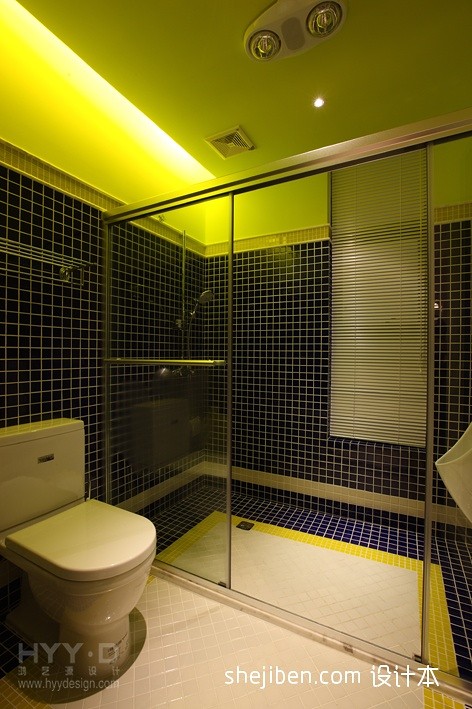 2017欧式风格复式居家卫生间蓝色瓷砖移门装修效果图欣赏