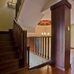 美式风格别墅室内全木楼梯间装修效果图