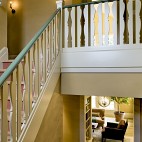 现代风格别墅室内木艺楼梯扶手装修效果图