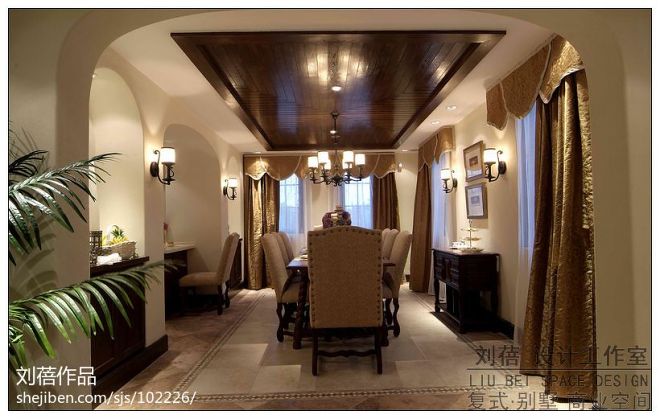 别墅美式风格长方形餐厅实木吊顶装修效果图