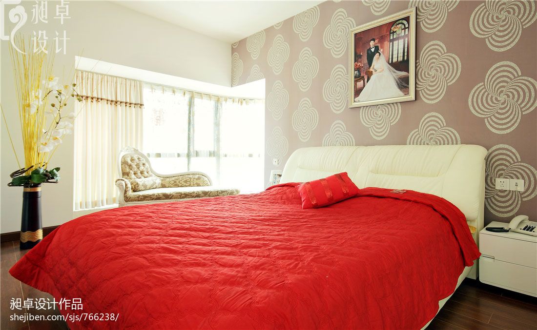 现代风格卧室床头背景墙装修效果图