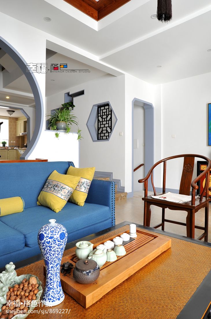 中式客厅蓝沙发设计效果图