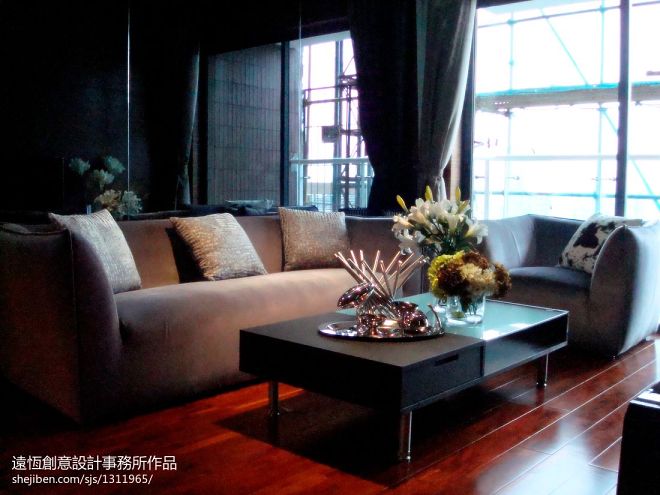 颐和雅轩南塔 现代客厅窗帘装修效果图
