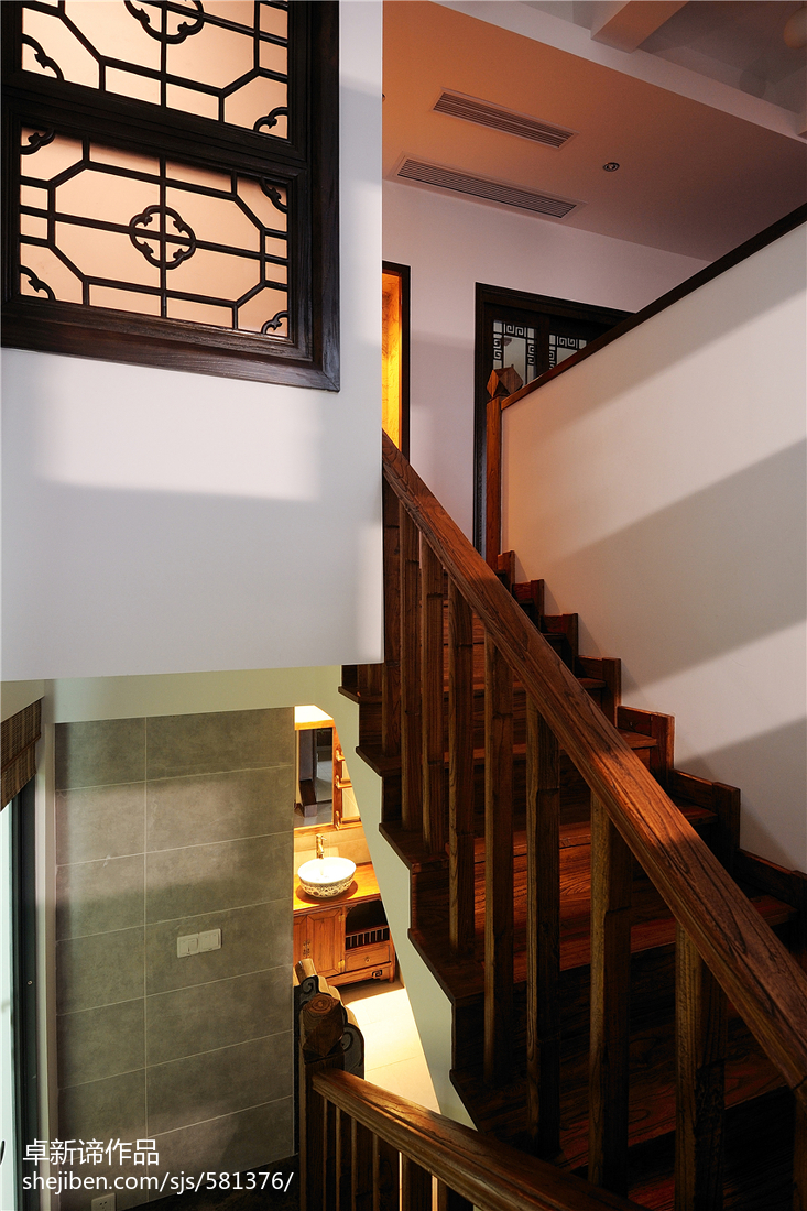 中式复式公寓楼梯设计效果图