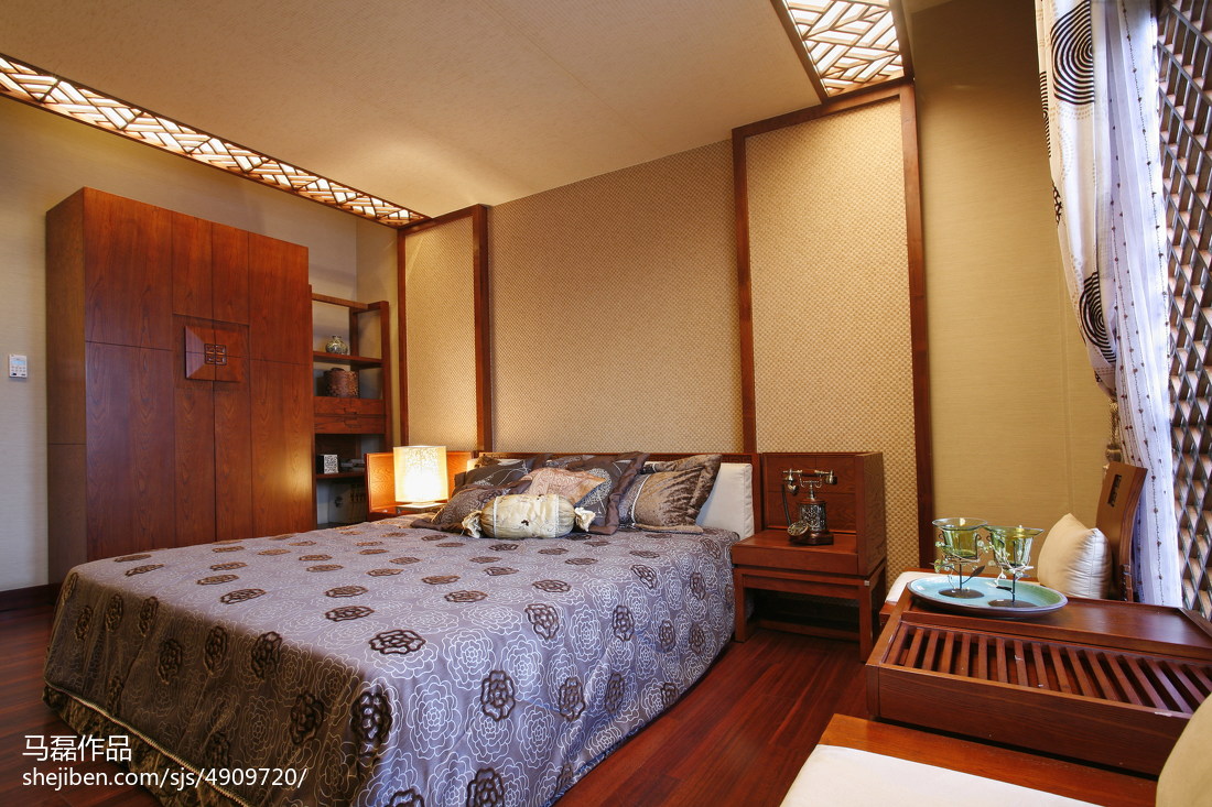 东南亚风格婚房卧室装修图