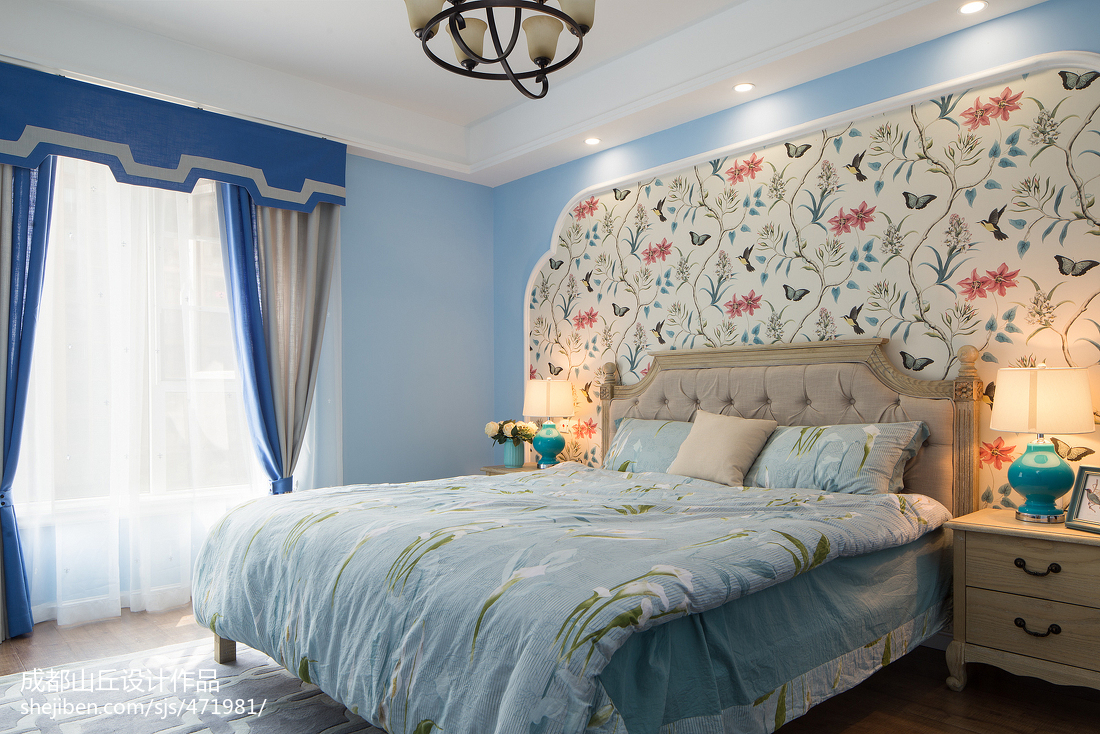 美式风格卧室床头背景墙装修图片