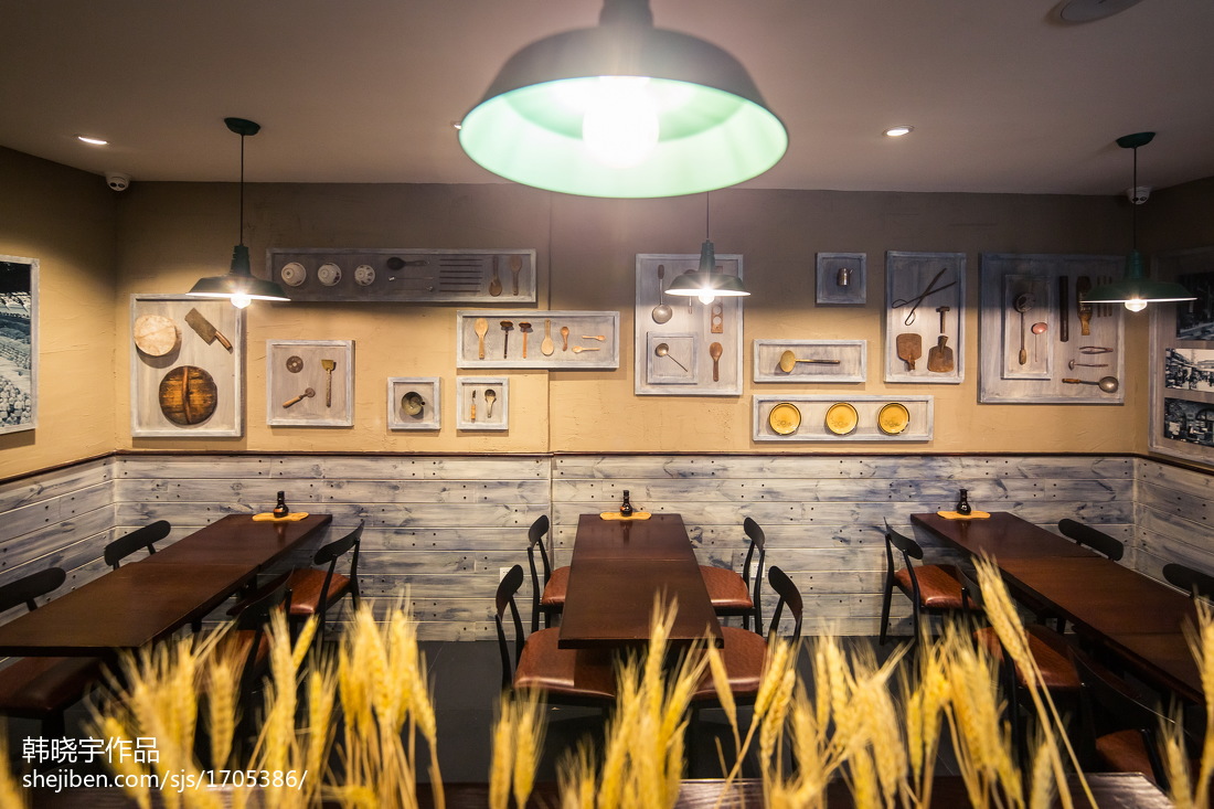 “大铜勺”餐饮空间餐桌设计