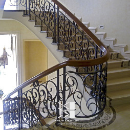 尊贵美式大别墅楼梯装修