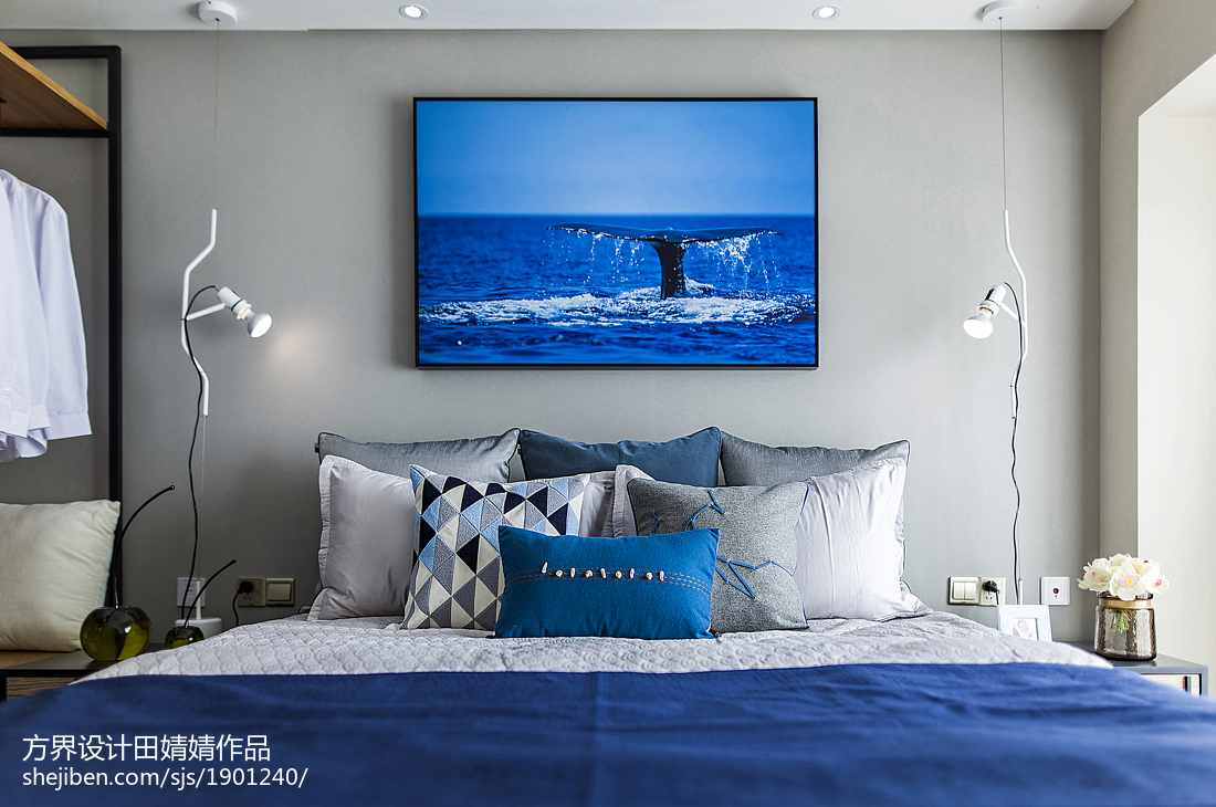 现代风格海蓝色卧室布置