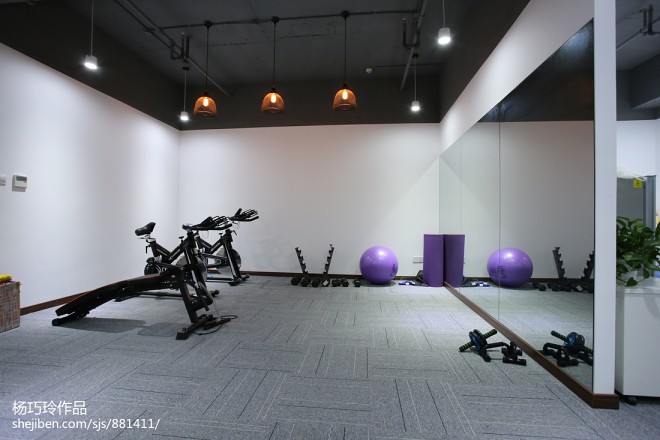 loft风格办公空间健身房设计