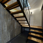北欧风格三居室楼梯装修案例