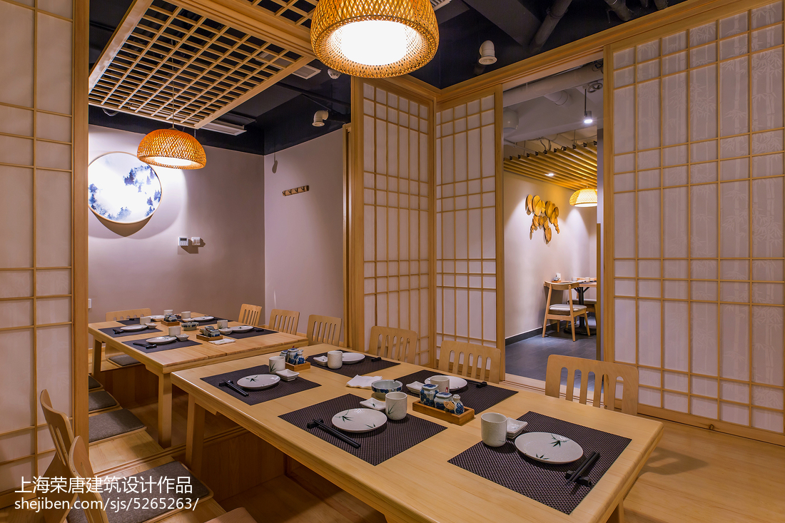 日式料理店就餐区设计