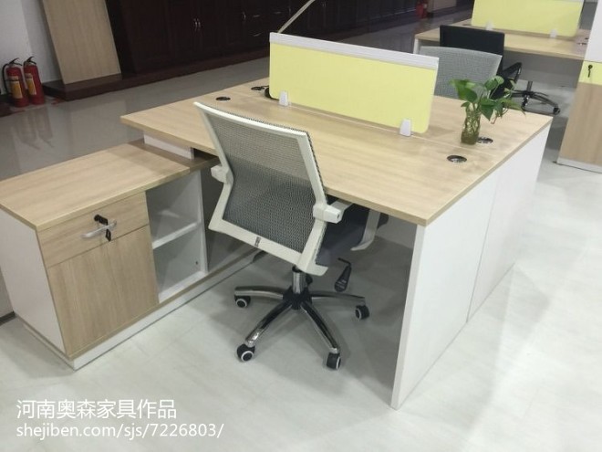 供应郑州办公室电脑桌椅采用环保板材
