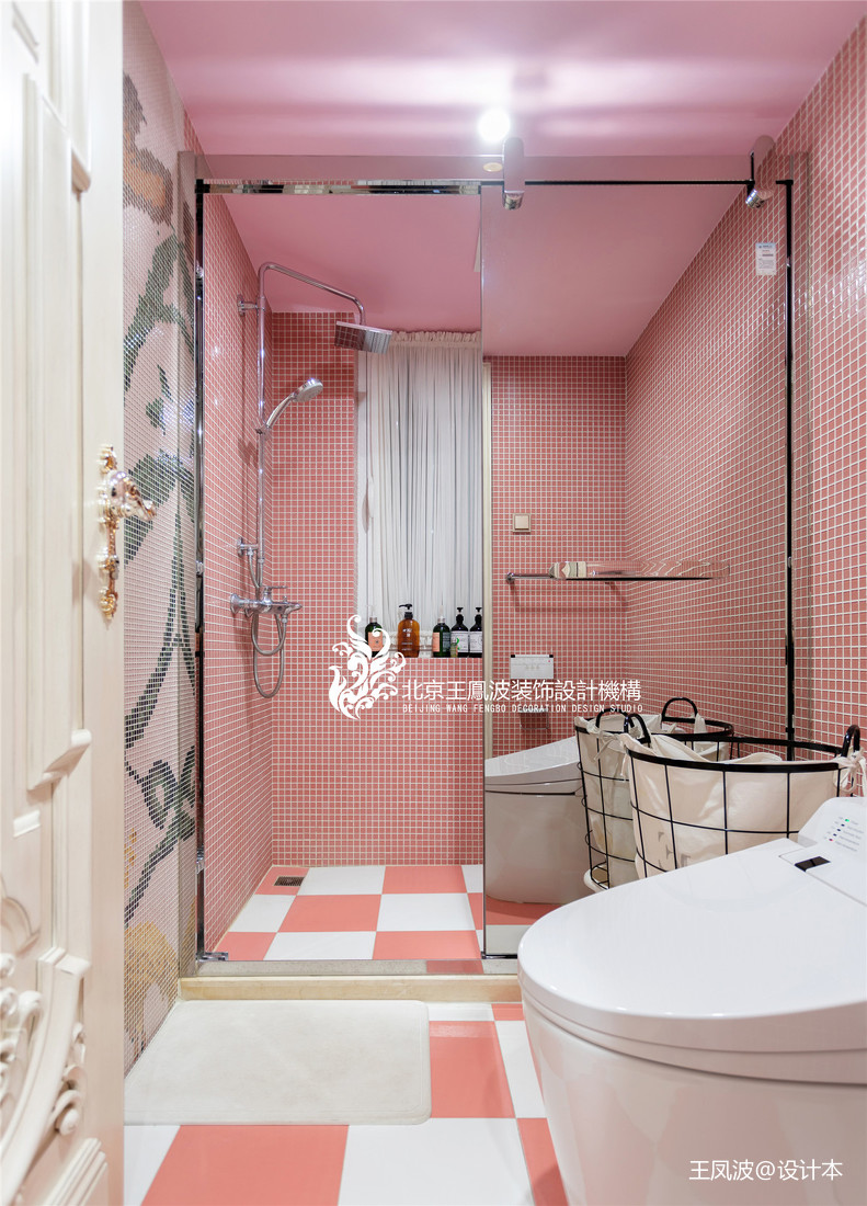 法式浪漫别墅卫浴设计图片