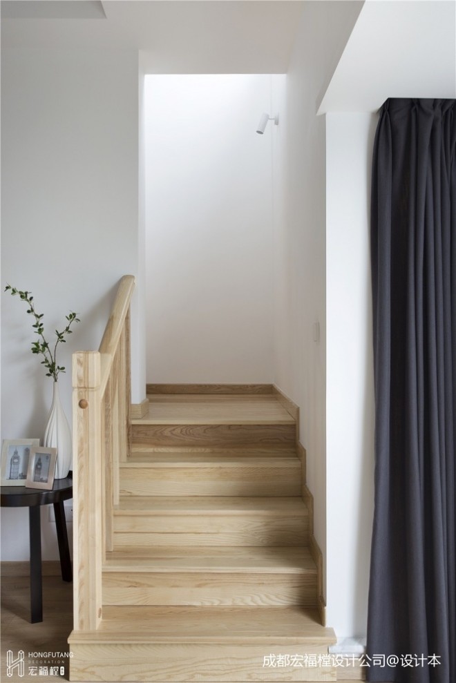 北欧极简楼梯设计