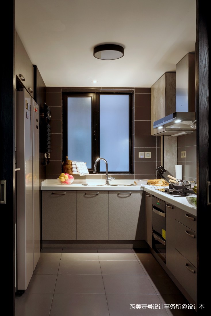 138㎡单身男士的家，高级的黑白灰——厨房图片