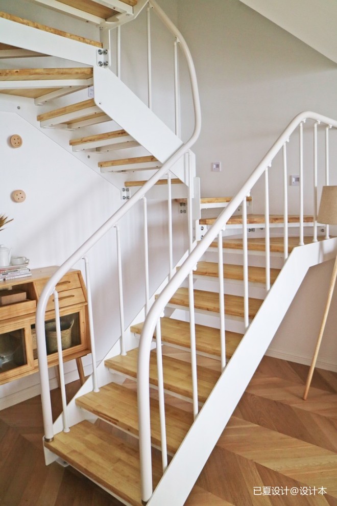 日式风格的家——楼梯图片