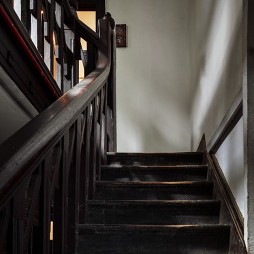山河故人，1/16的上海百年老宅——楼梯图片
