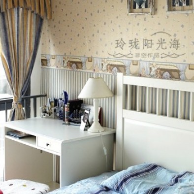 地中海风格复式楼时尚男孩儿童房书桌床头壁纸装修效果图片